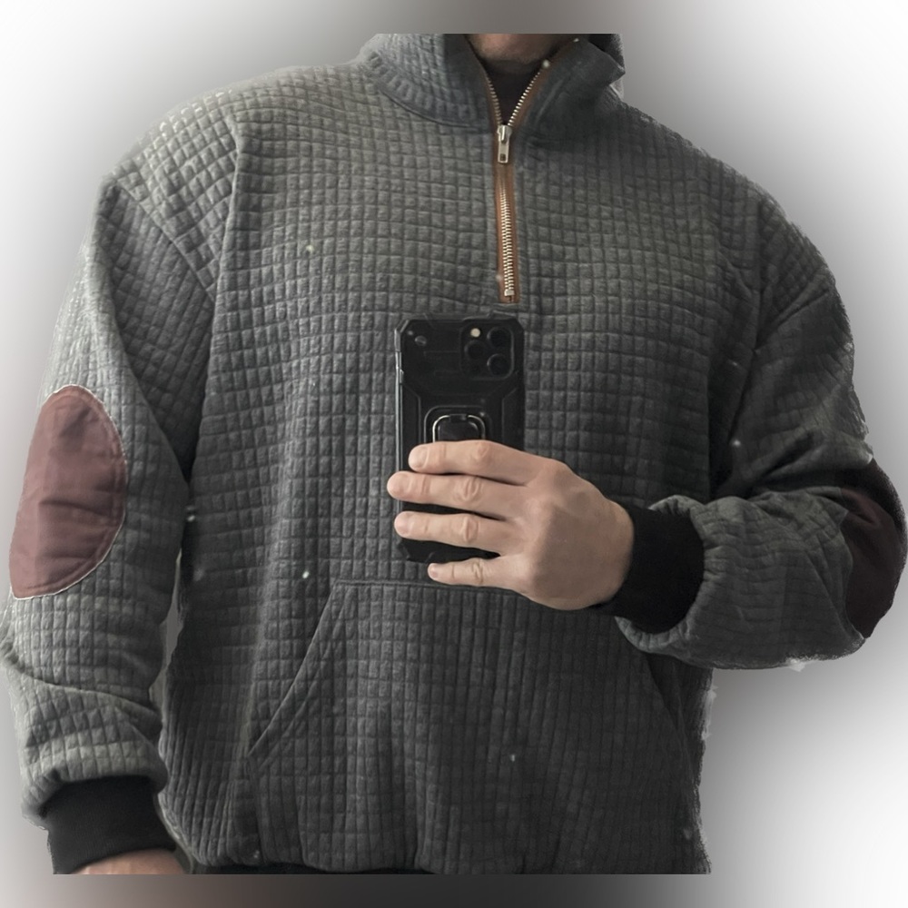 Men’s quarter zip grid fleece pullover.
